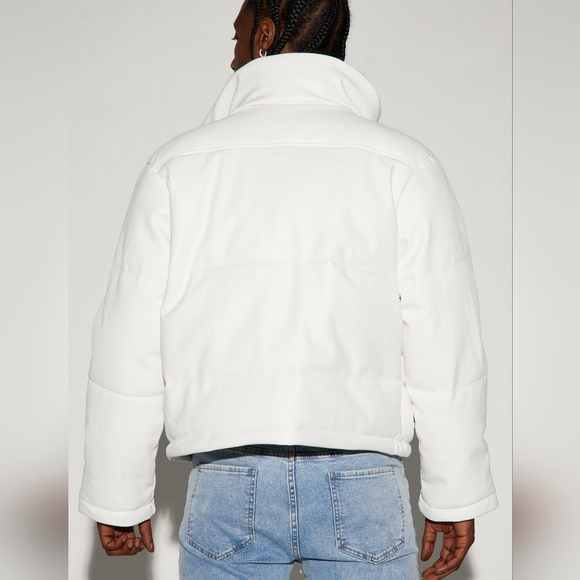 NEW! White Pleather Puffer Jacket size s FASHION NOVA - Picture 2 of 4